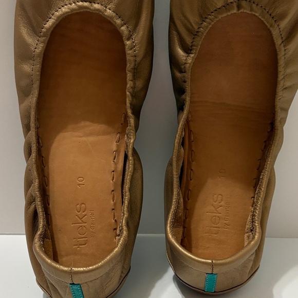 Tieks Women's Metallic Gold Flats Size 10 - Picture 2 of 7